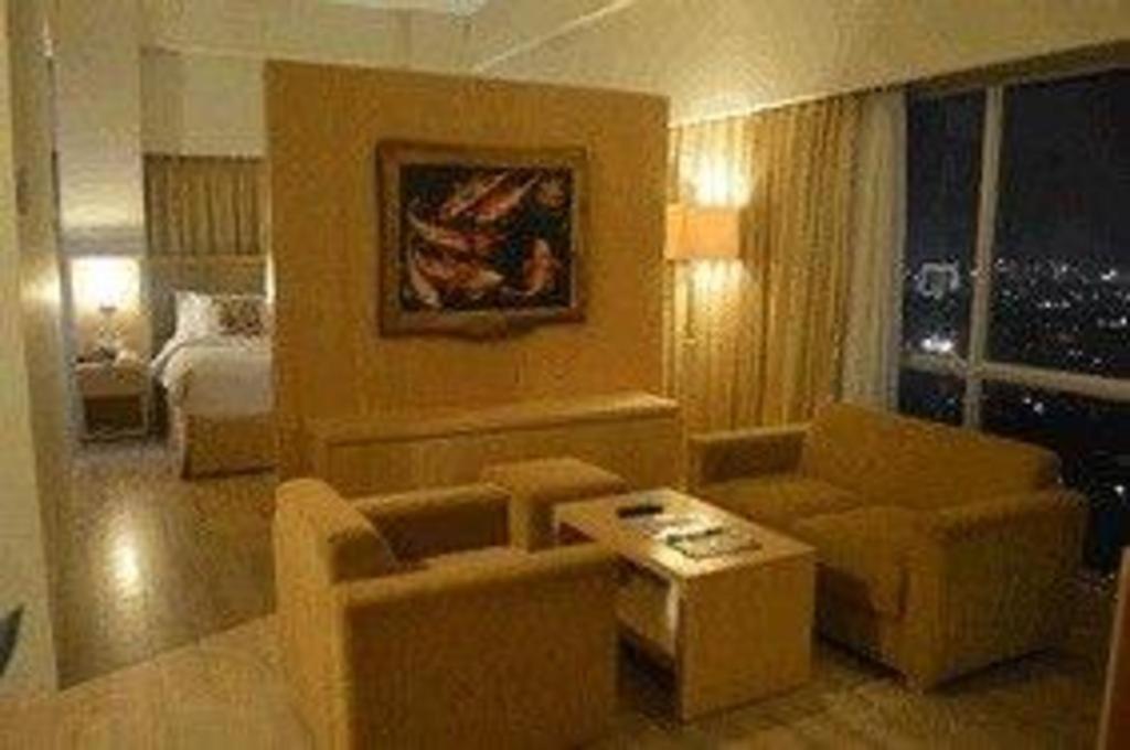 Horison Ultima Semarang Hotel Luaran gambar
