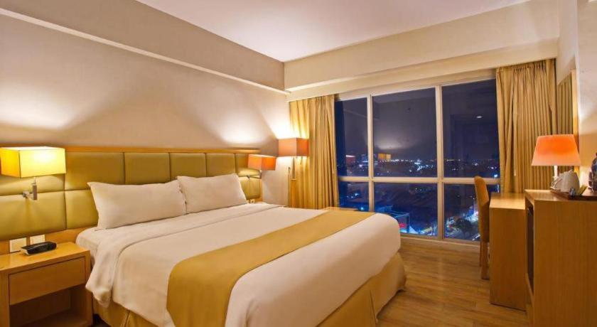 Horison Ultima Semarang Hotel Luaran gambar