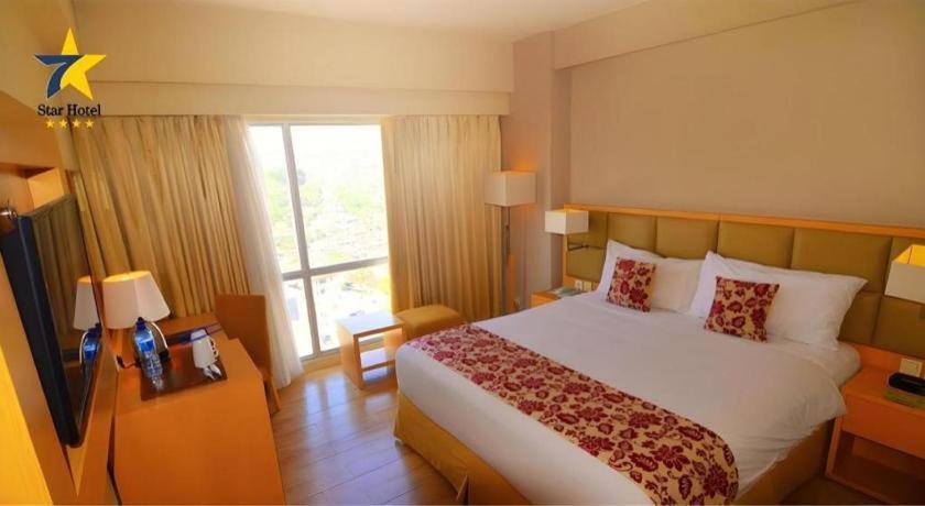 Horison Ultima Semarang Hotel Luaran gambar