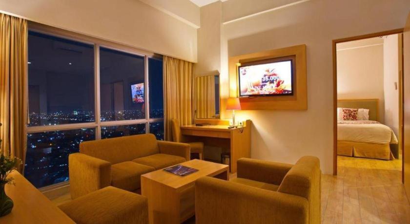 Horison Ultima Semarang Hotel Luaran gambar