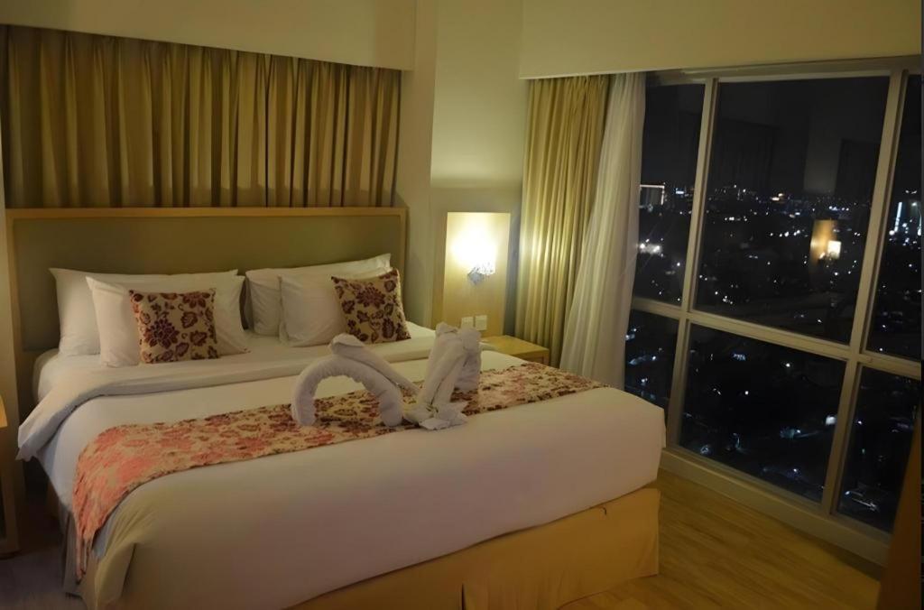 Horison Ultima Semarang Hotel Luaran gambar