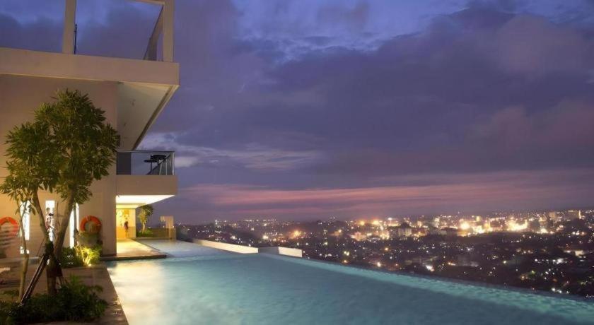 Horison Ultima Semarang Hotel Luaran gambar