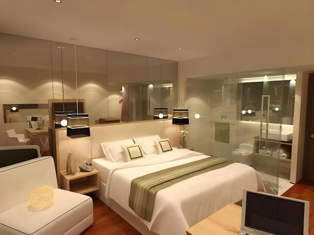 Horison Ultima Semarang Hotel Luaran gambar