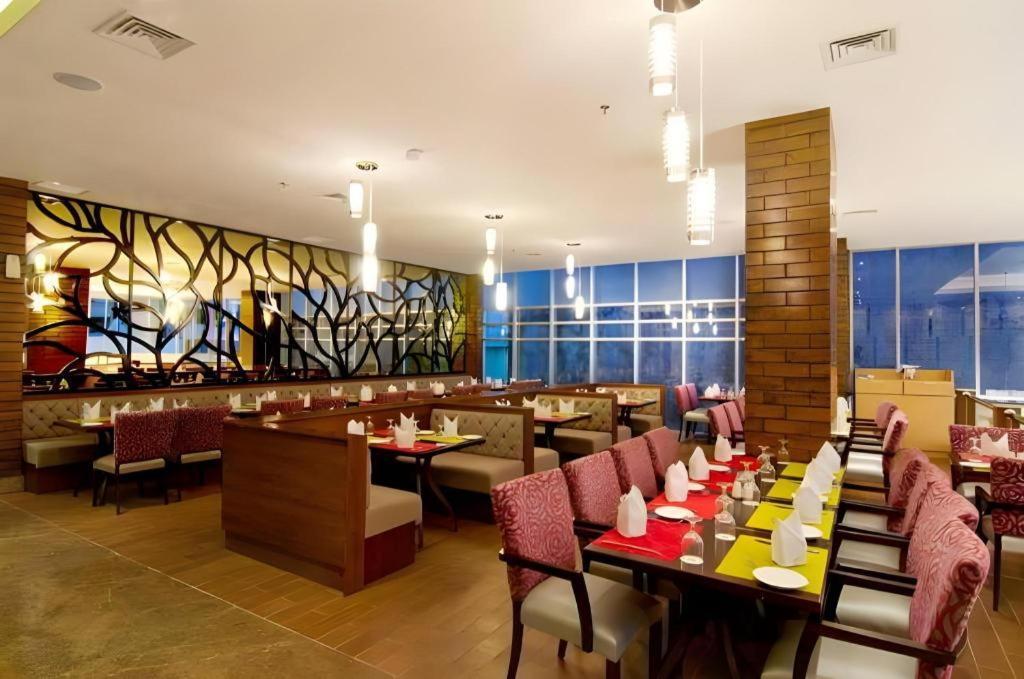 Horison Ultima Semarang Hotel Luaran gambar